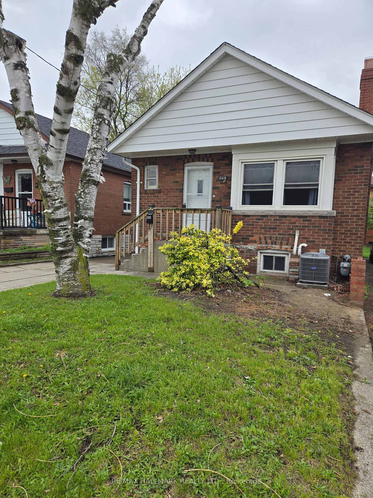 669-cosburn-avenue-east-york-ontario-e13128662
