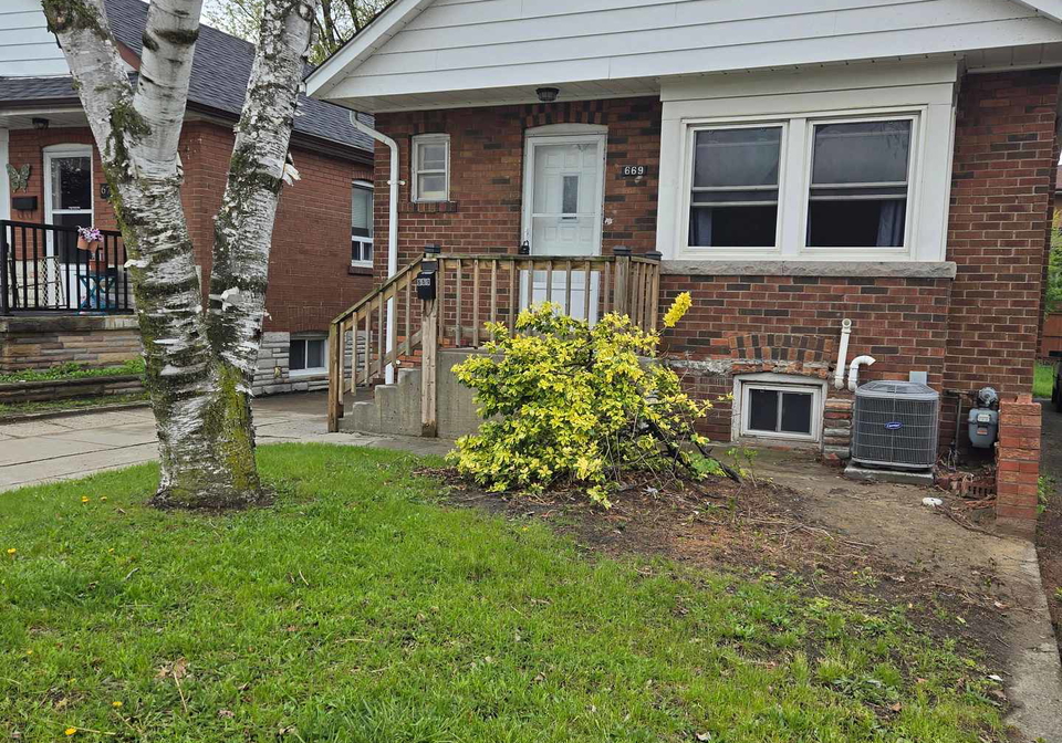 669-cosburn-avenue-east-york-ontario-e13128662