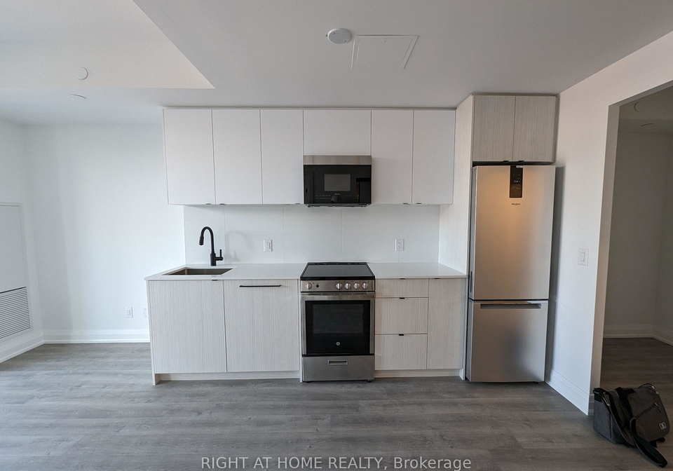 2369-danforth-avenue-toronto-ontario-e13130308