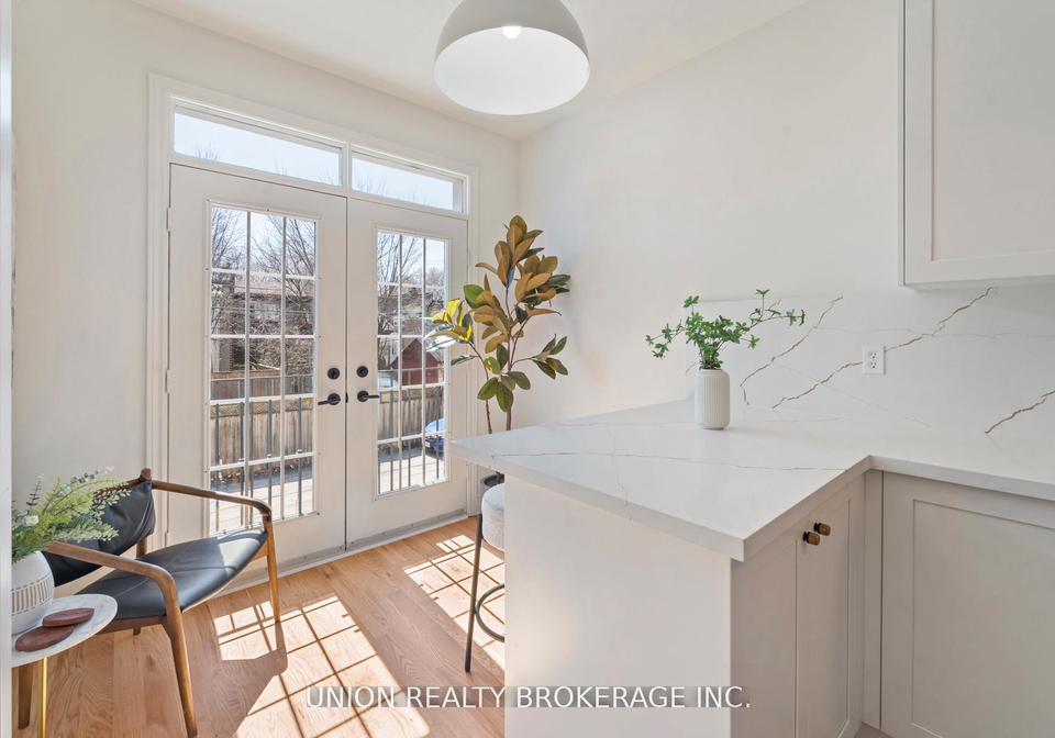 59d-woodbine-avenue-toronto-ontario-e13130570