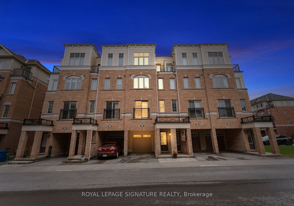 443-22-filly-path-oshawa-ontario-e13131904