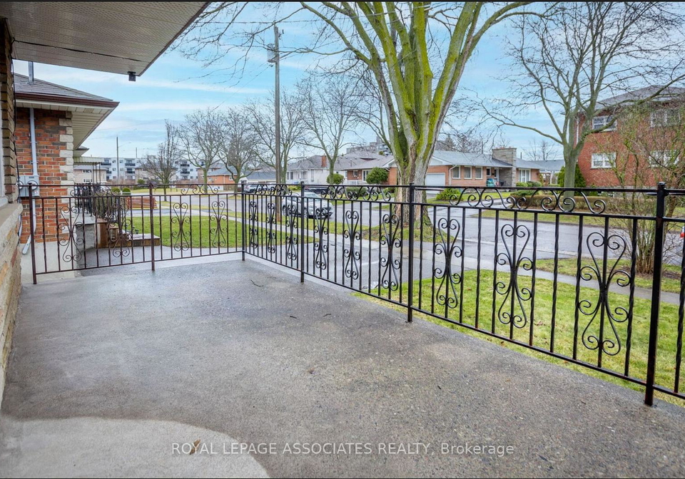 203-cromwell-avenue-oshawa-ontario-e13133018