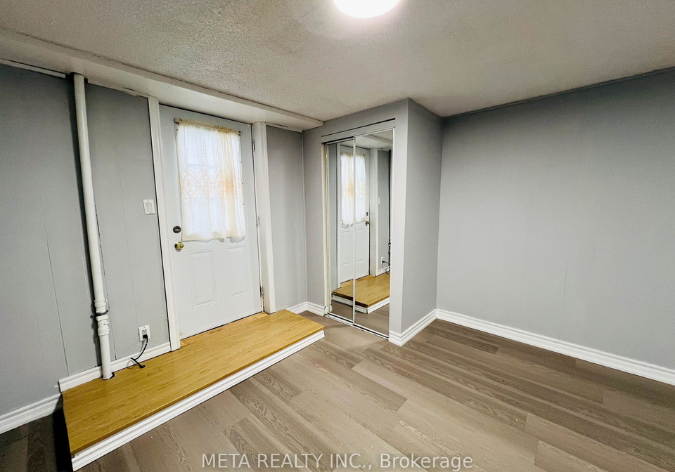 1909-poppy-lane-pickering-ontario-e13133756