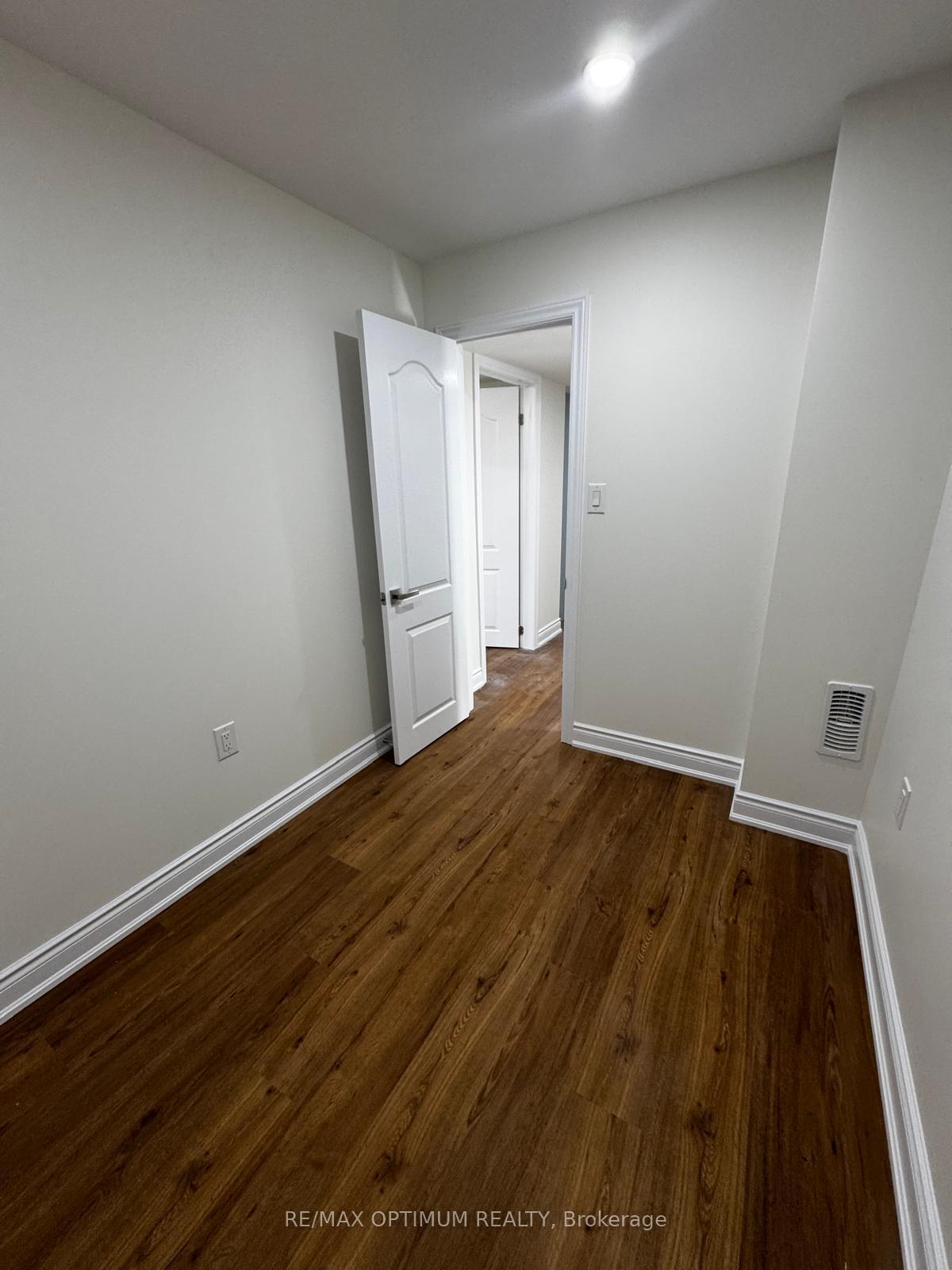 204-ronald-guscott-basement-street-oshawa-ontario-e13133764