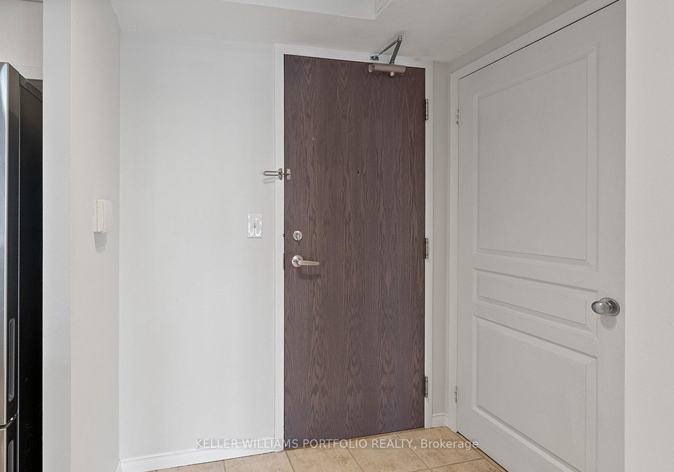 1829-queen-street-e-toronto-ontario-e13133770