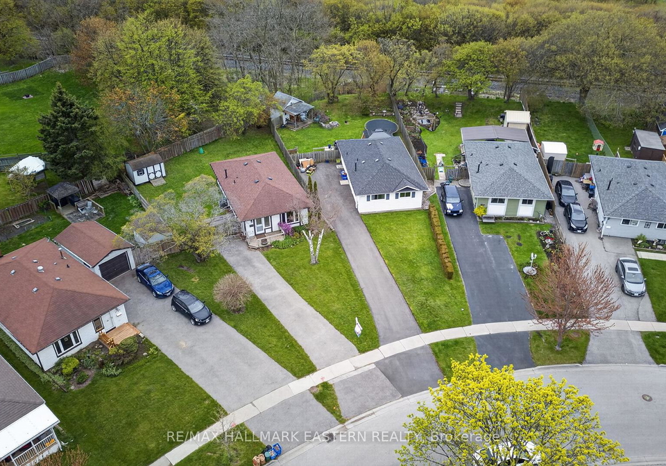 1121-norman-crescent-oshawa-ontario-e13135618