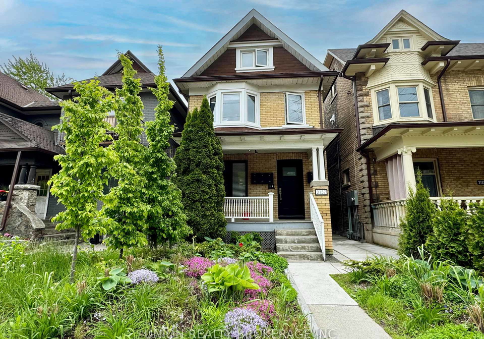 2137-gerrard-street-e-toronto-ontario-e13135662