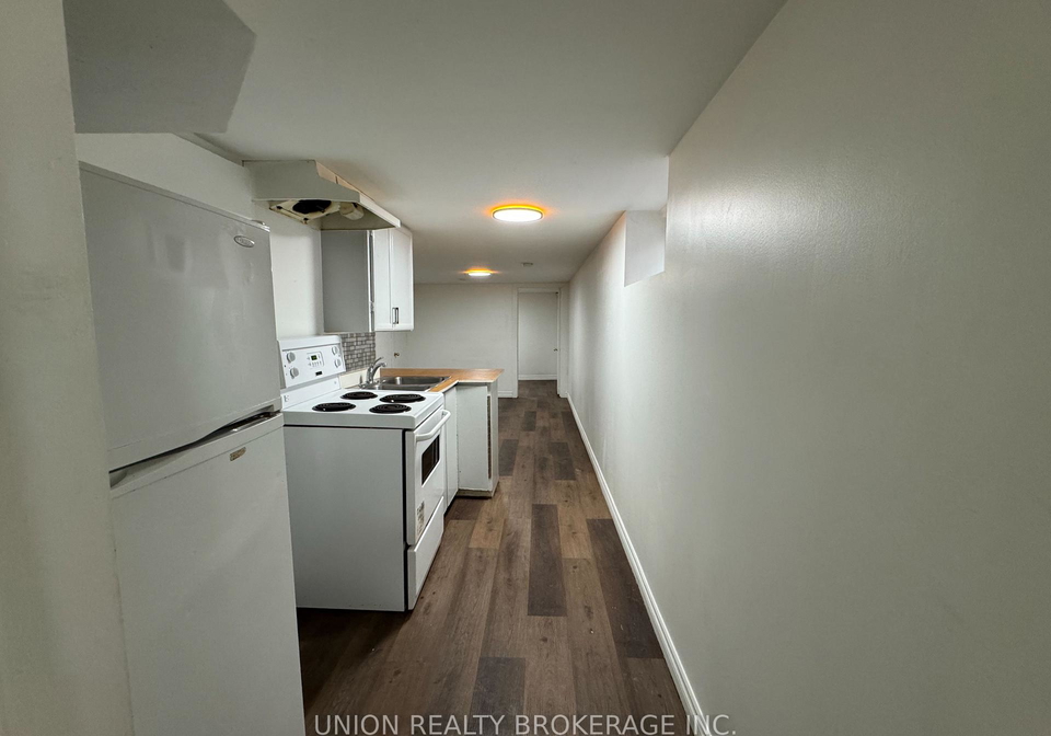 2137-gerrard-street-e-toronto-ontario-e13135662