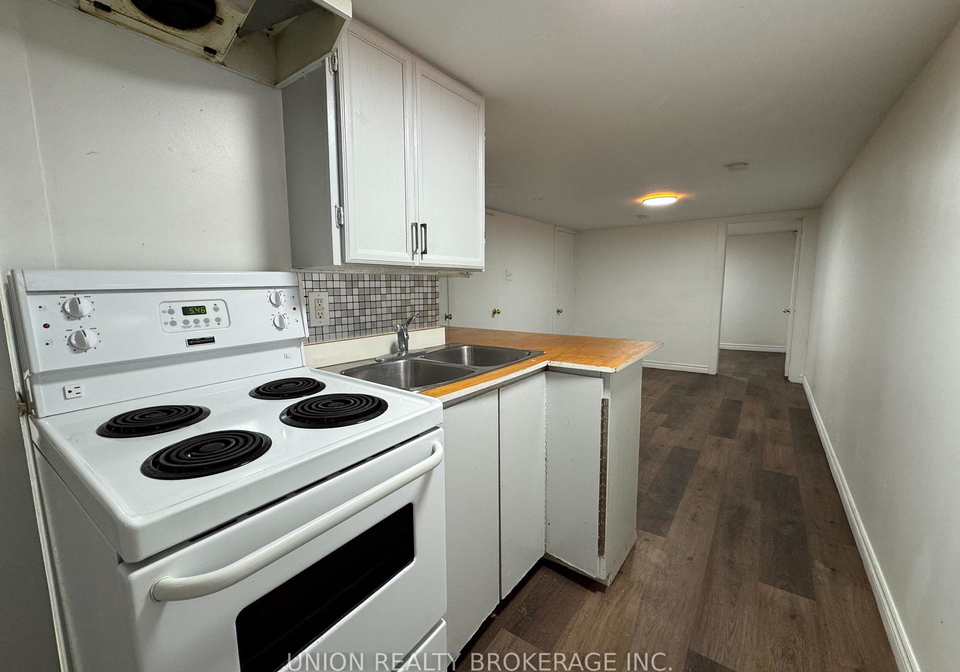 2137-gerrard-street-e-toronto-ontario-e13135662