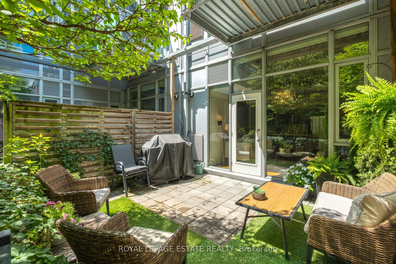 201-carlaw-avenue-toronto-ontario-e13136076