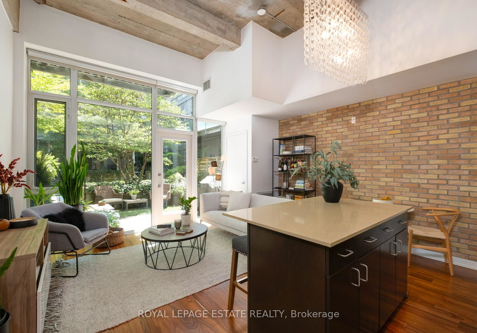 201-carlaw-avenue-toronto-ontario-e13136076