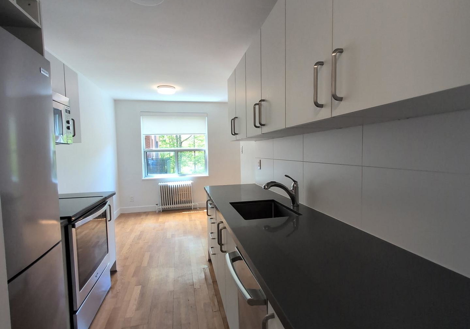 7-stag-hill-drive-east-york-ontario-e13136454