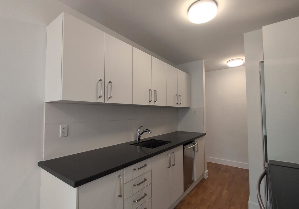 7-stag-hill-drive-east-york-ontario-e13136454