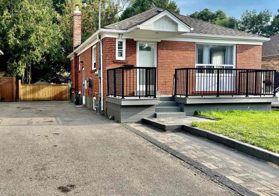 37-bayard-avenue-scarborough-ontario-e13137970
