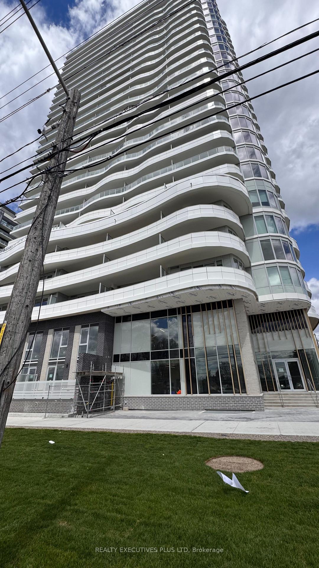 1010-sandy-beach-road-pickering-ontario-e13138372