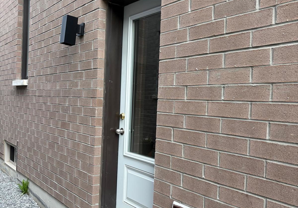 32-fruitful-crescent-whitby-ontario-e13138880
