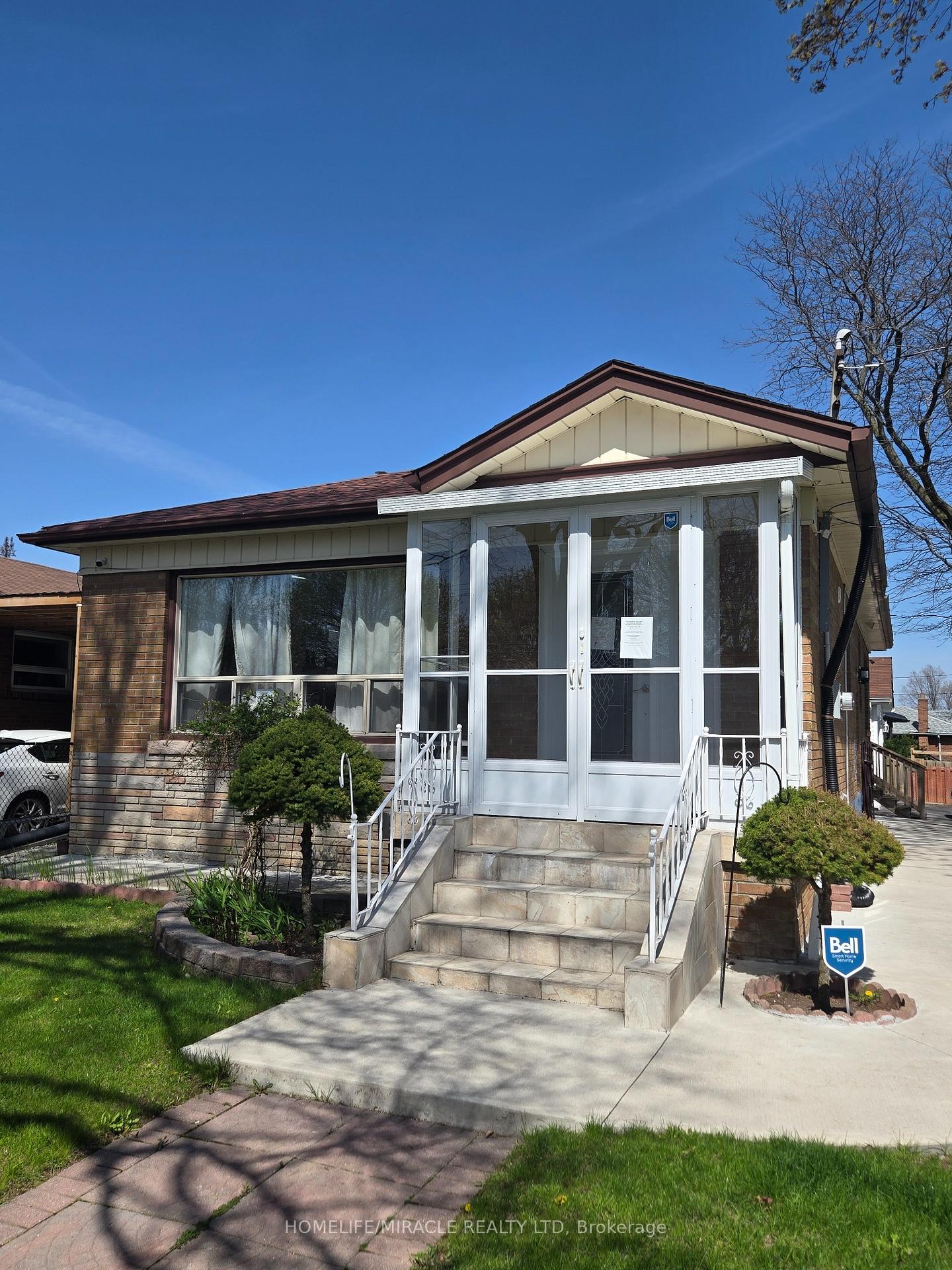 25-chandlier-drive-scarborough-ontario-e13139716