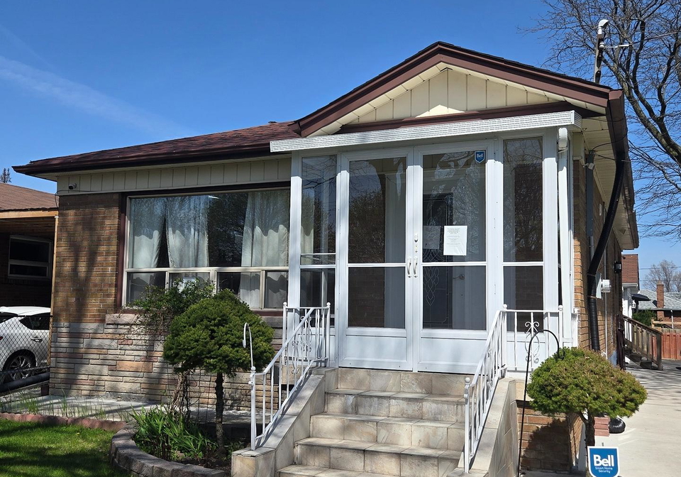25-chandlier-drive-scarborough-ontario-e13139716