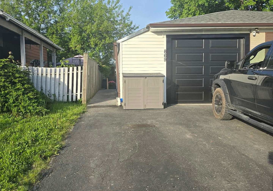 869-grenoble-boulevard-pickering-ontario-e13139760