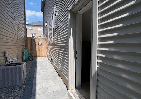 169-ice-place-oshawa-ontario-e13141004