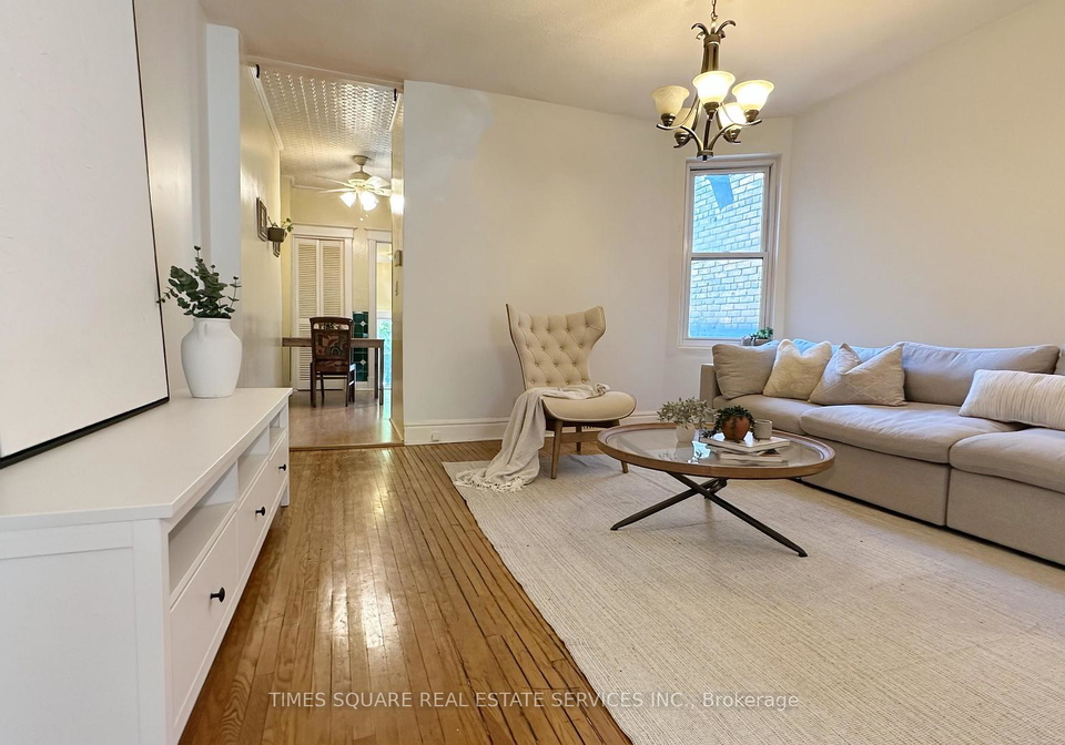 7-badgerow-avenue-toronto-ontario-e13143866