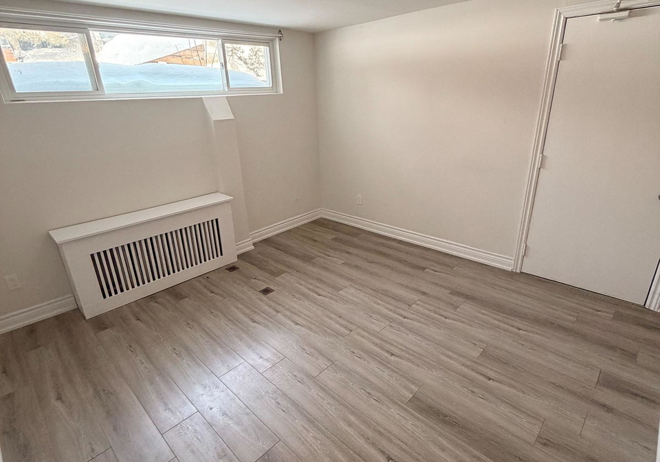 451-leslie-street-toronto-ontario-e13145044