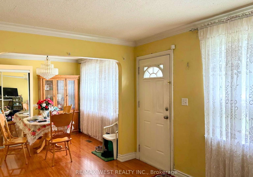 2567-kingston-road-scarborough-ontario-e13145054