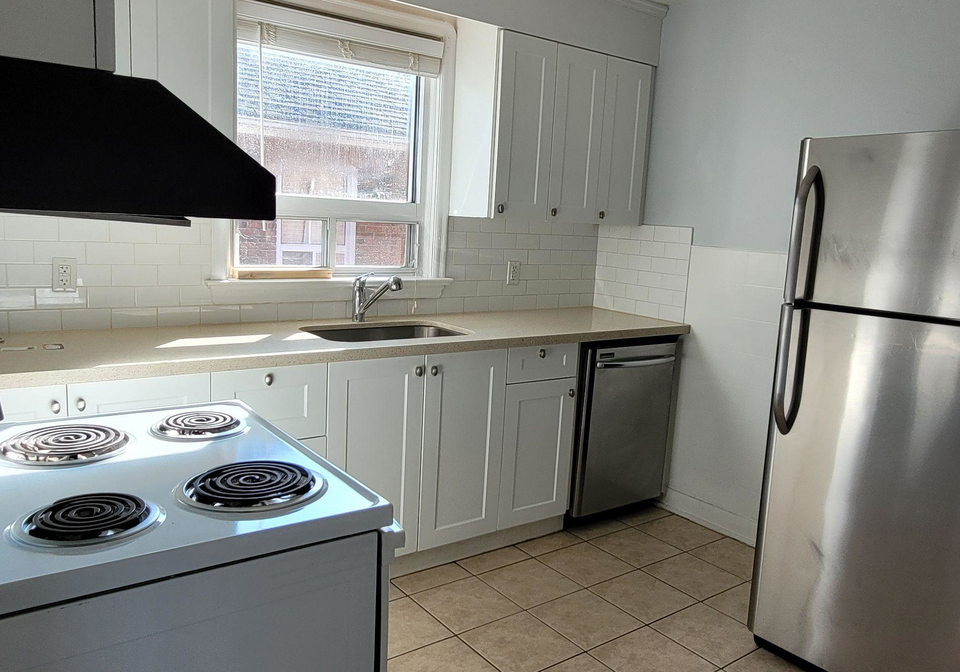 202-cadillac-avenue-s-oshawa-ontario-e13145130
