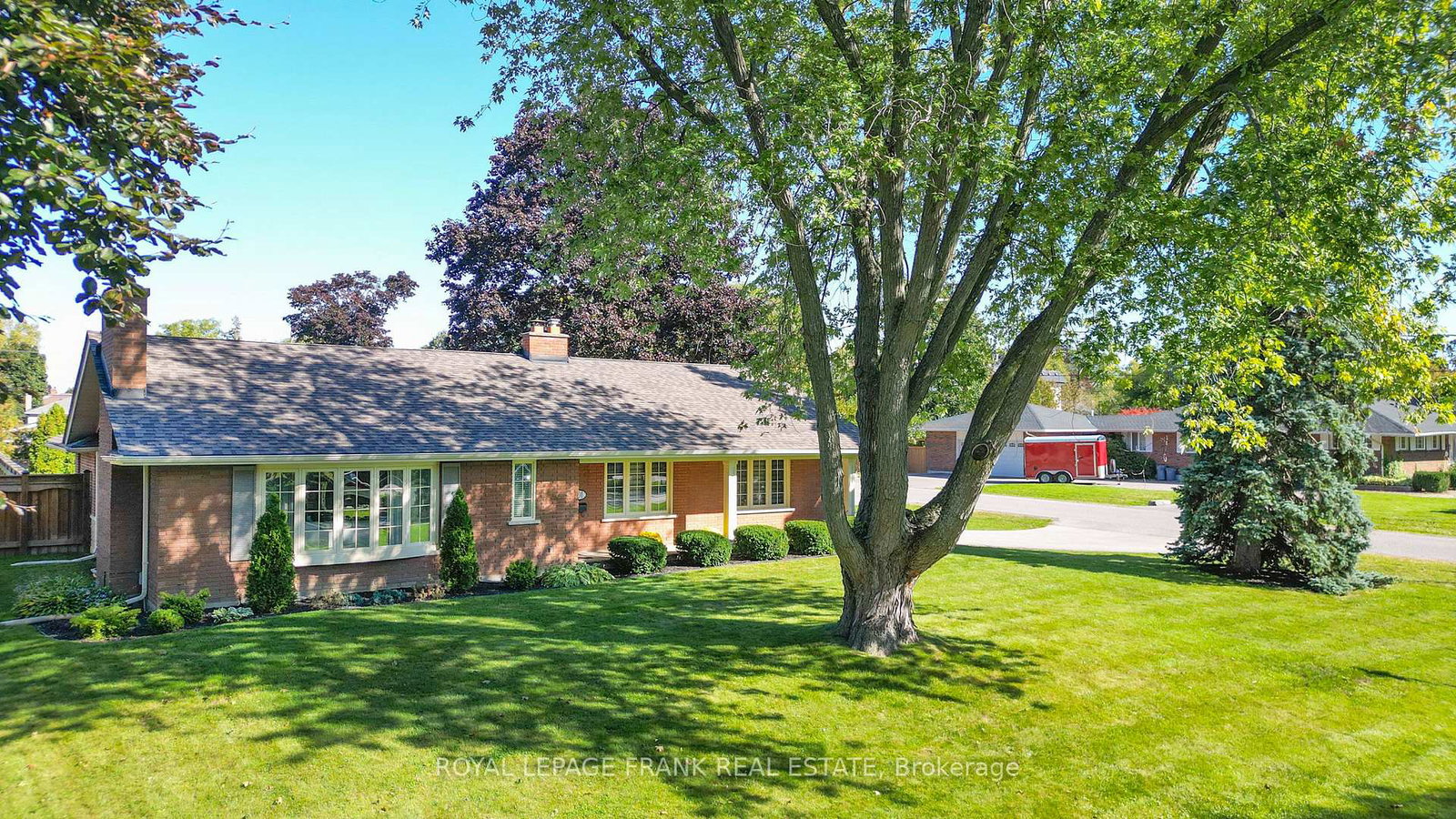 401-fairview-drive-whitby-ontario-e13145598