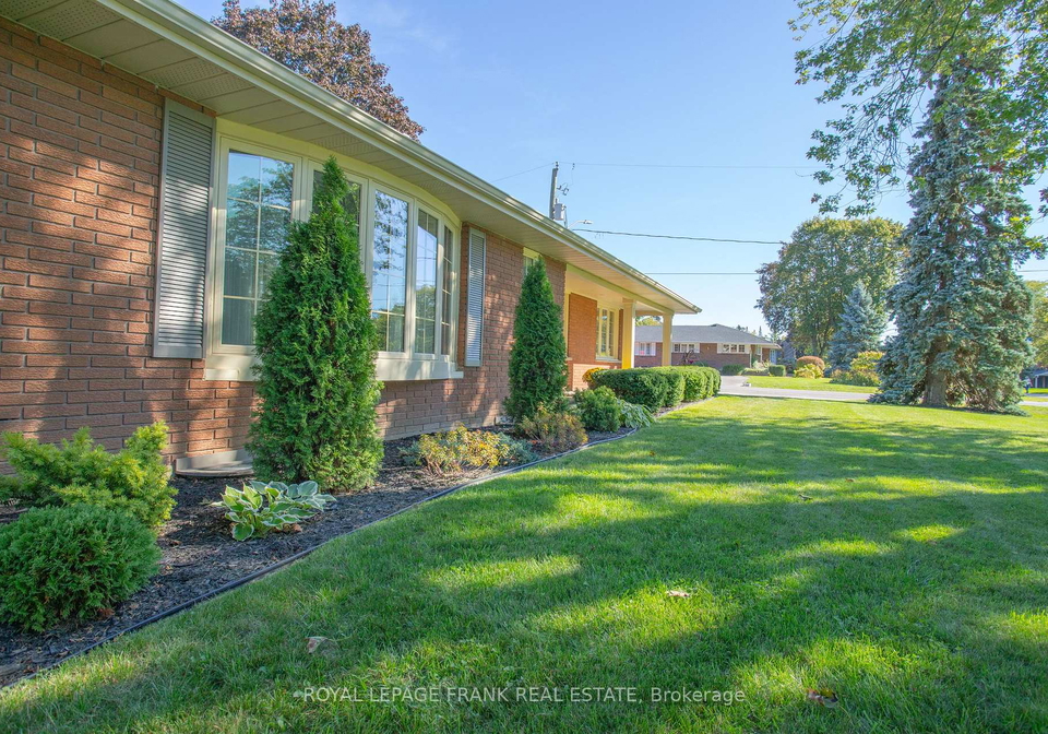 401-fairview-drive-whitby-ontario-e13145598