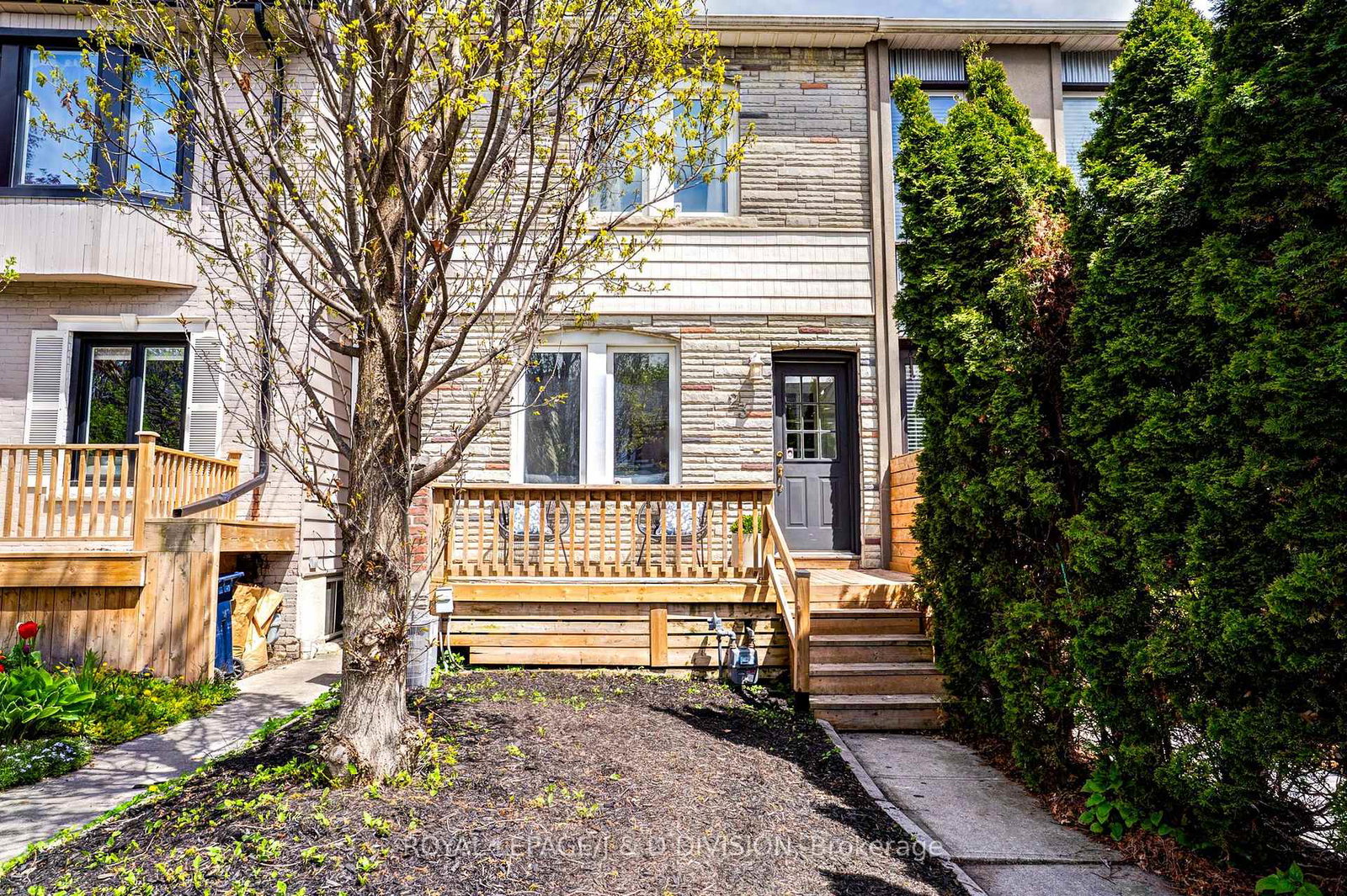 23-empire-avenue-toronto-ontario-e13145788