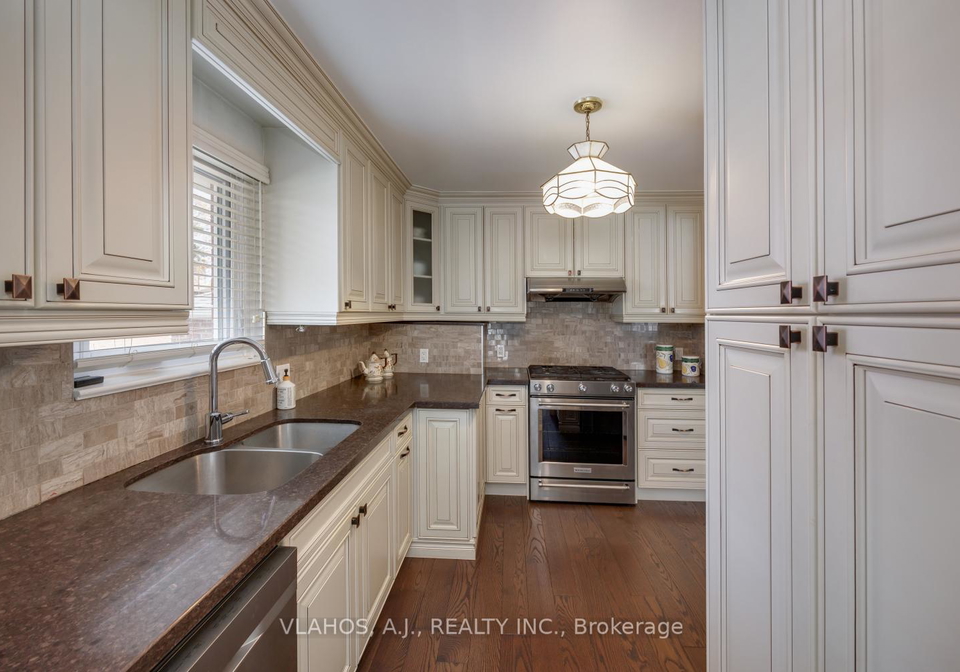 19-bainhart-crescent-scarborough-ontario-e13147198