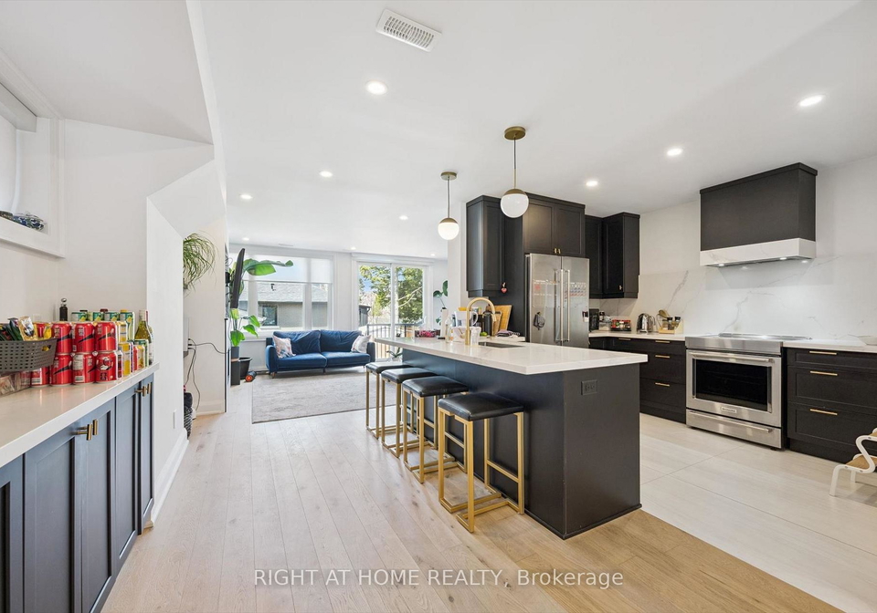 814-coxwell-avenue-east-york-ontario-e13147296