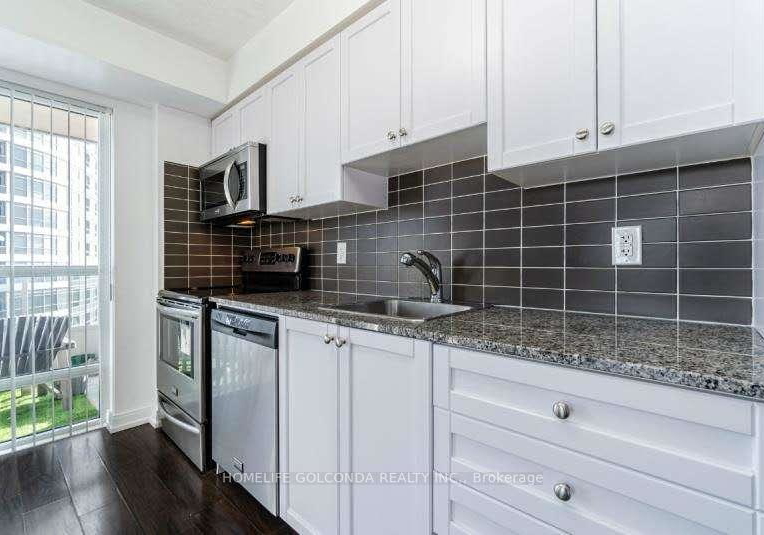 151-village-green-square-scarborough-ontario-e13147344