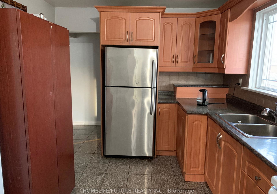 1-maxim-crescent-scarborough-ontario-e13148242