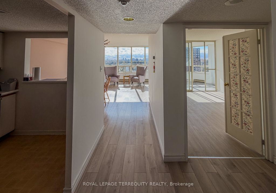 150-alton-towers-circle-scarborough-ontario-e13149728