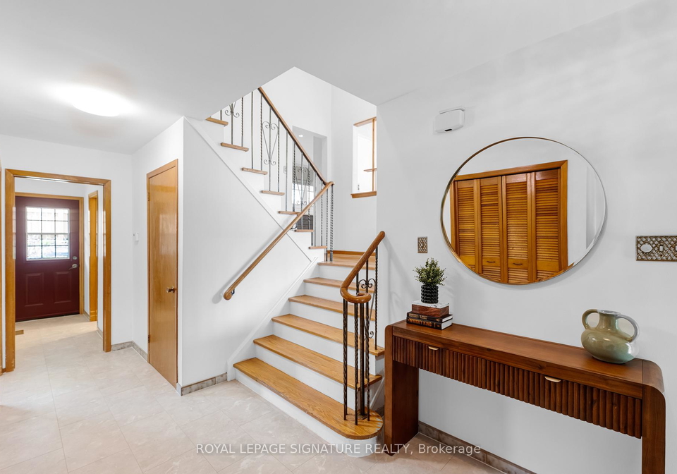 6-munford-crescent-east-york-ontario-e13149766