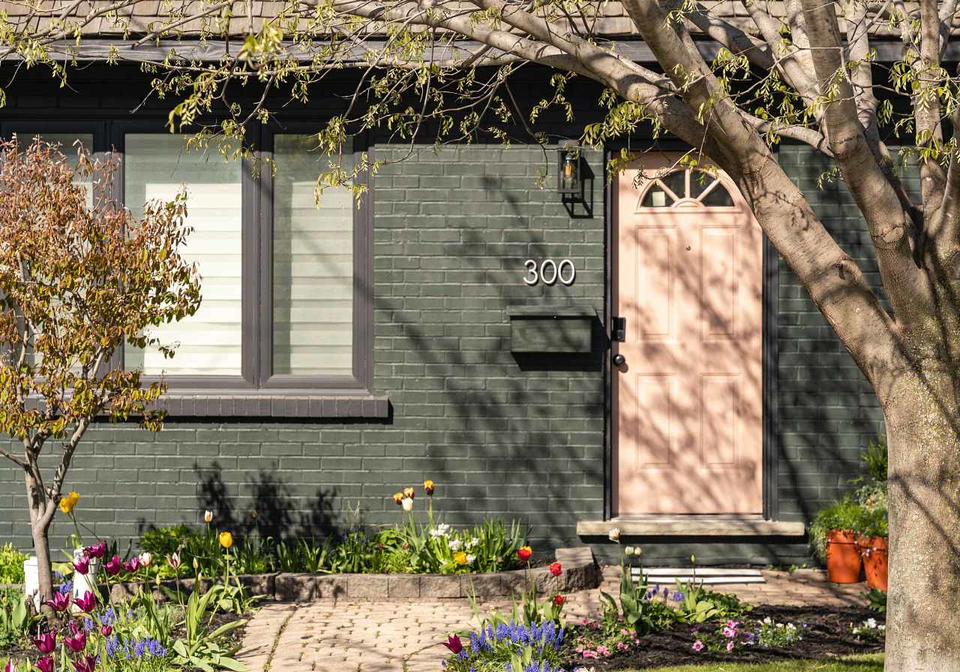 300-westlake-avenue-east-york-ontario-e13150706