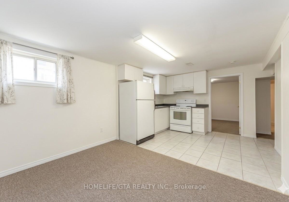 126-painted-post-drive-scarborough-ontario-e13151356