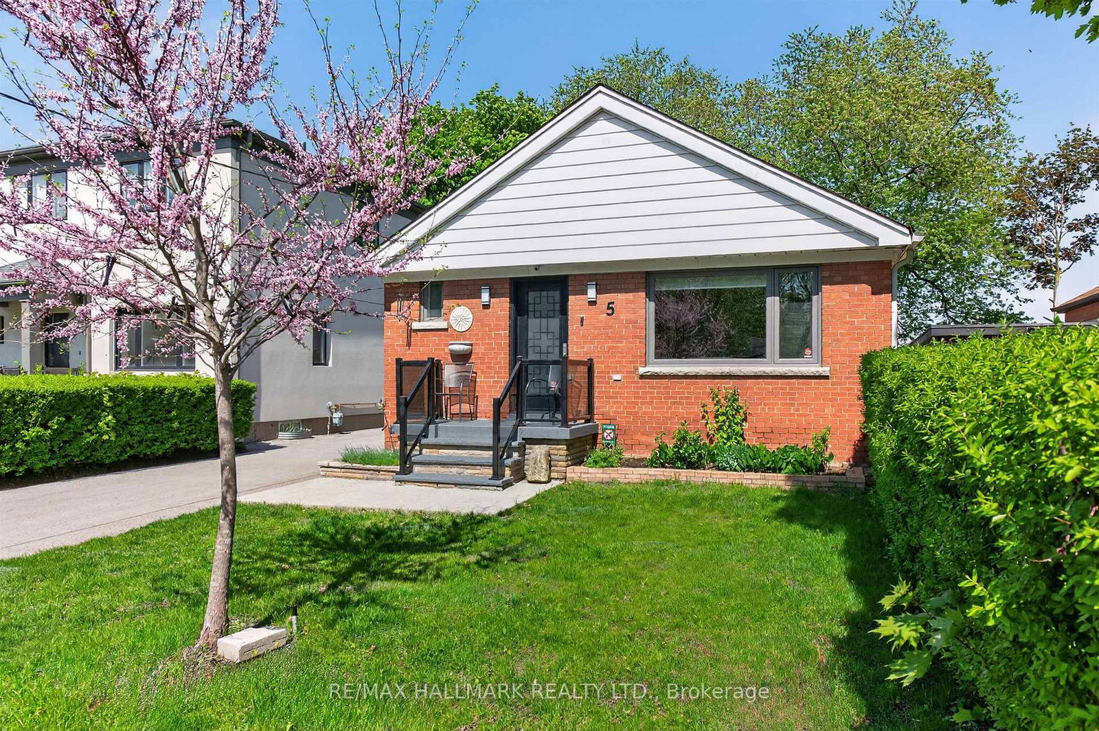 5-elmont-drive-east-york-ontario-e13151616