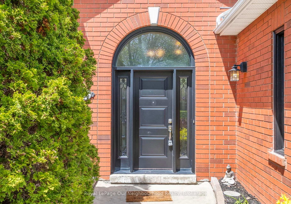 105-parnell-crescent-whitby-ontario-e13151672