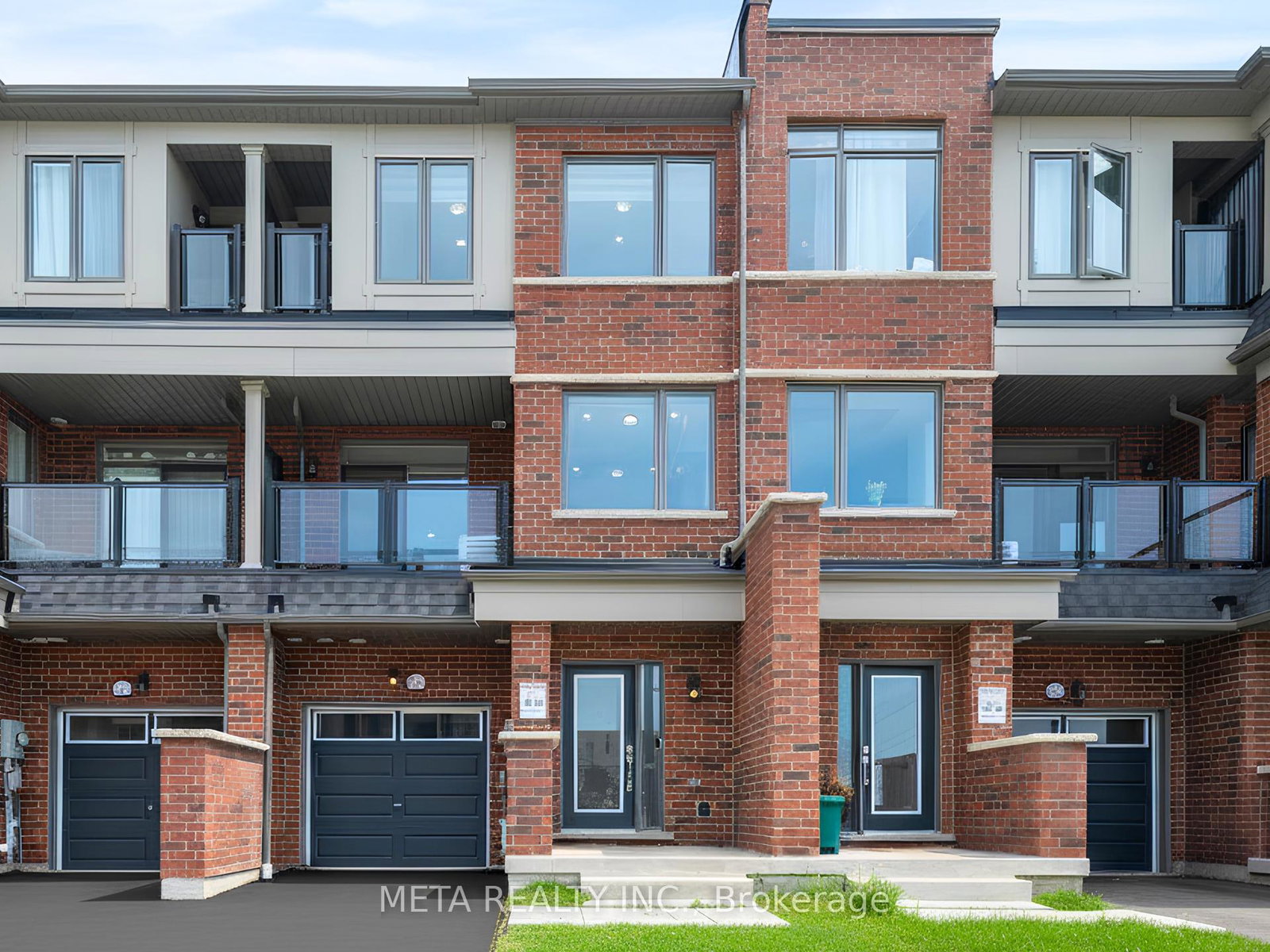 2004-cameron-lott-crescent-oshawa-ontario-e13152506