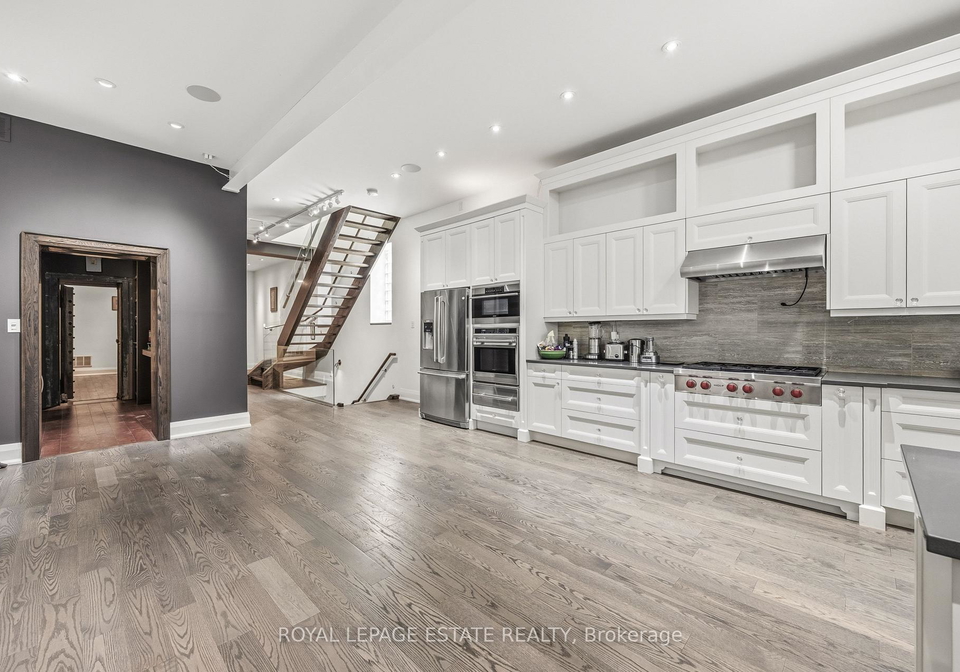687-queen-street-e-toronto-ontario-e13153310