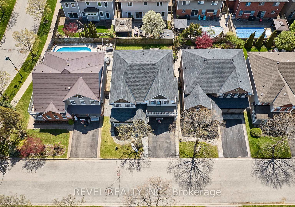 21-parish-avenue-ajax-ontario-e13153322