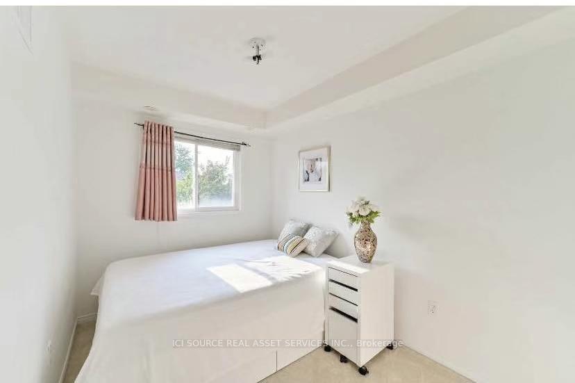 64-wyper-square-scarborough-ontario-e13153330