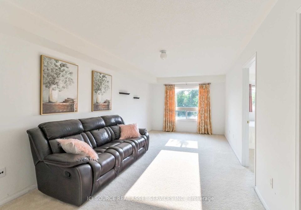 64-wyper-square-scarborough-ontario-e13153330