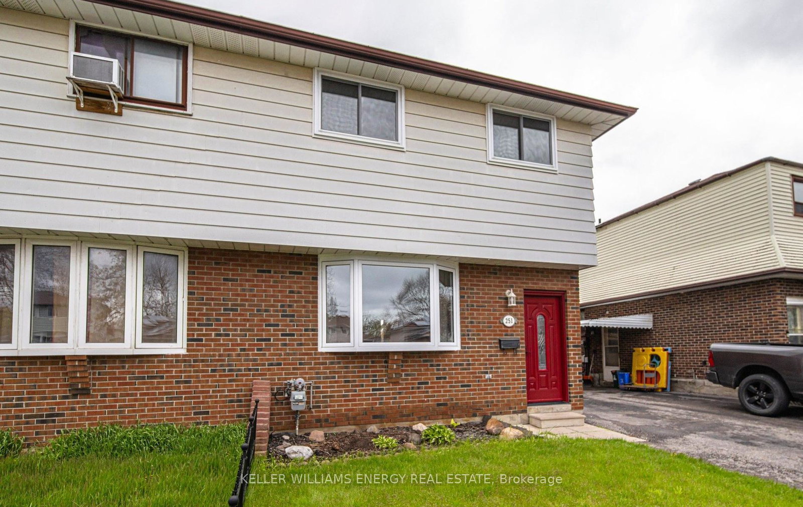 251-kinmount-crescent-oshawa-ontario-e13153988