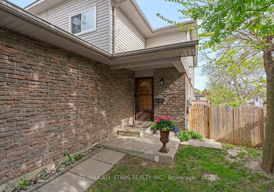 15-montezuma-trail-scarborough-ontario-e13155628