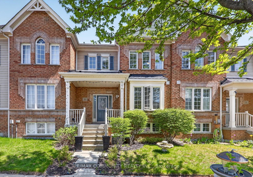 11-schofield-gate-ajax-ontario-e13156718