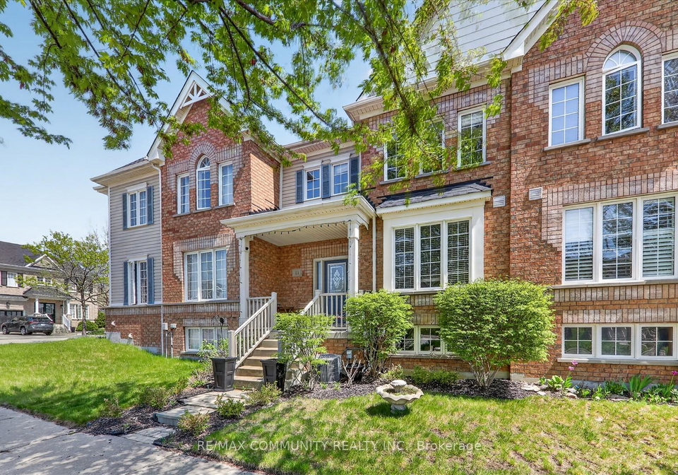 11-schofield-gate-ajax-ontario-e13156718